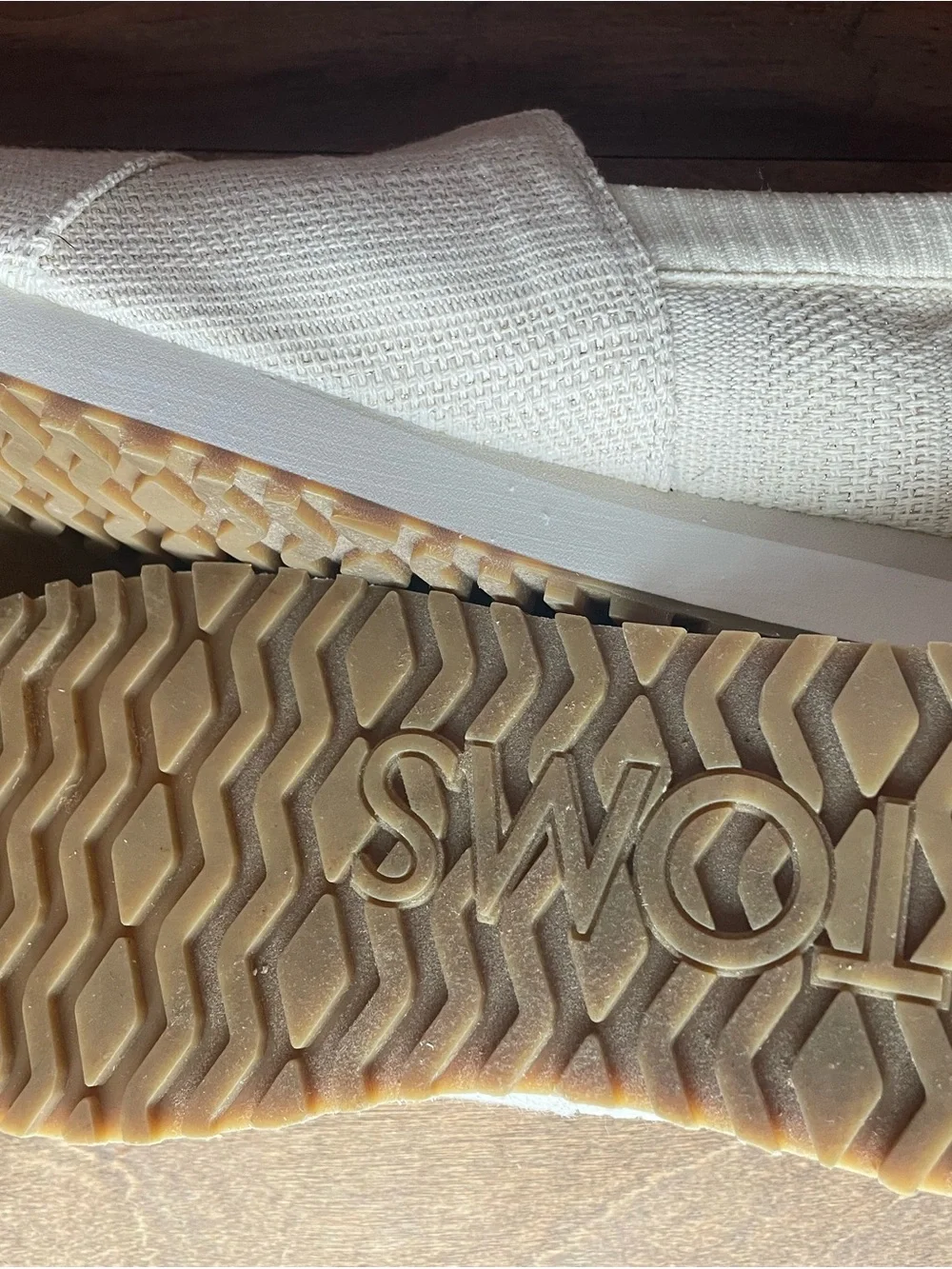 Toms lightweight slip